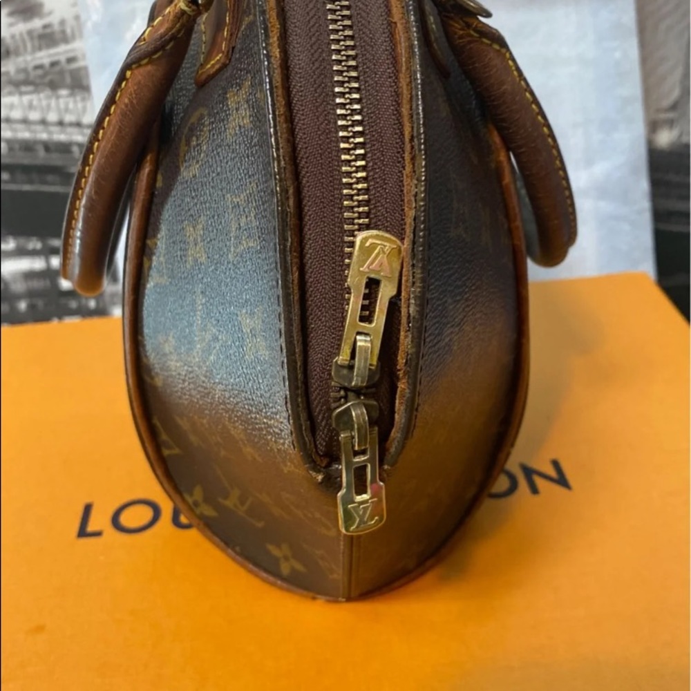 SOLDAuthentic Louis Vuitton Monogram Ellipse Tote Handbag - Picture 7 of 13